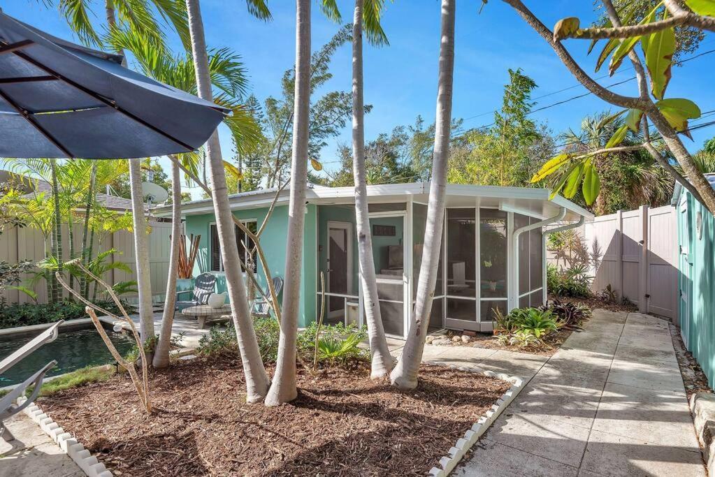 Charming W Pool One Mile To Pets Welcome *