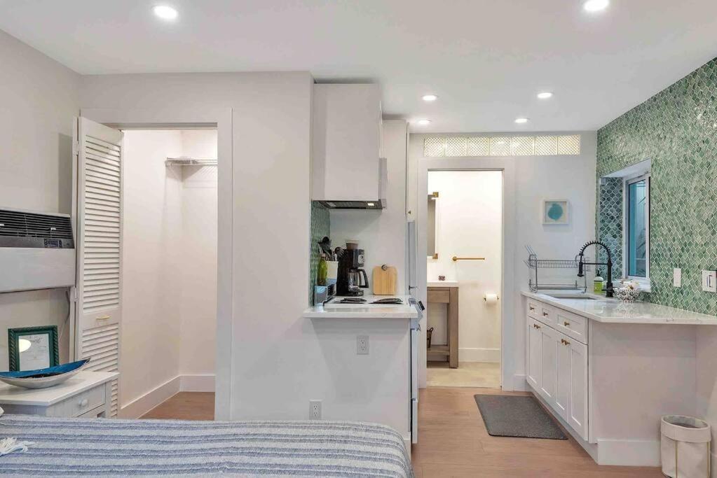 Charming W Pool One Mile To Pets Welcome *