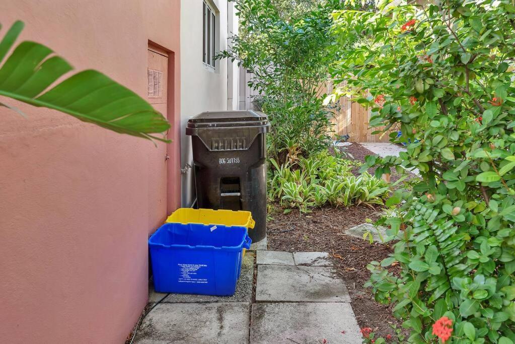Charming W Pool One Mile To Pets Welcome Apartment Lake Worth Beach