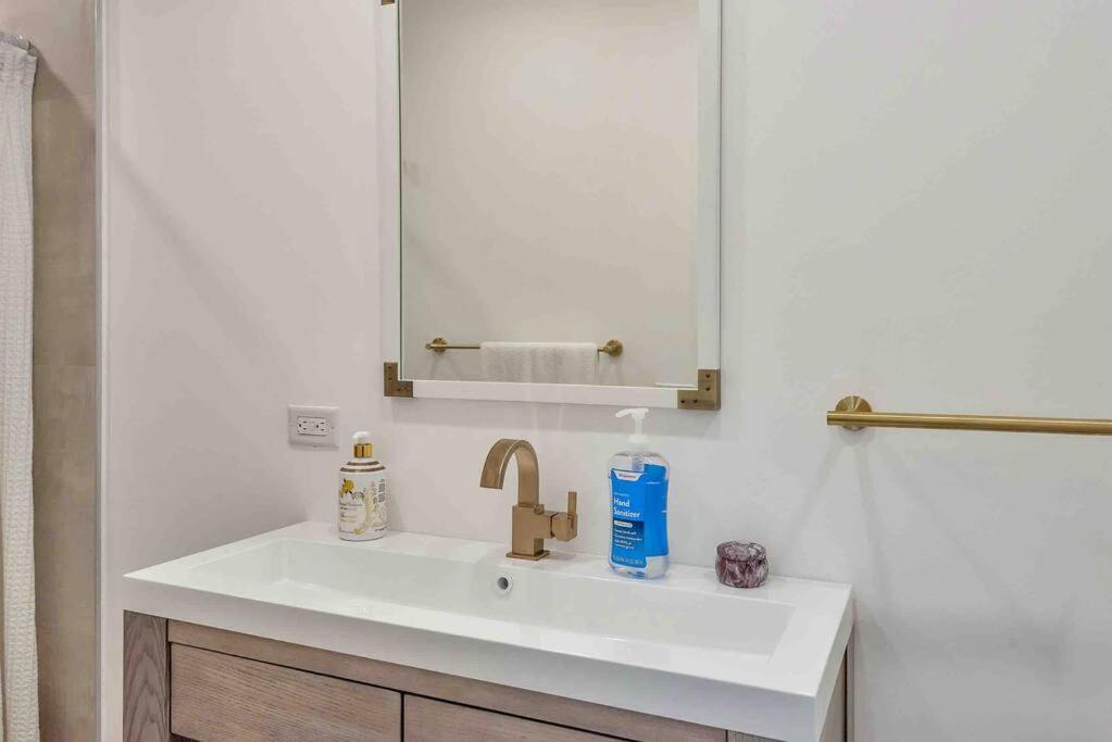 Charming W Pool One Mile To Pets Welcome Apartment Lake Worth Beach
